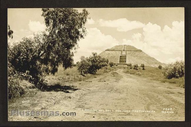 Foto antigua de TEOTIHUACAN