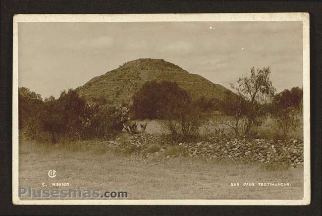 Foto antigua de TEOTIHUACAN