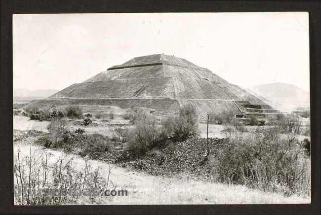 Foto antigua de TEOTIHUACAN