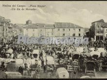 Un día de mercado en la plaza mayor de medina del campo (valladolid)