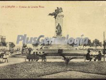 Estatua de linares rivas en la coruña