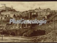 Vista completa del puente de alcántara y el alcázar de toledo