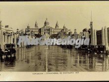 Vista lejana del Palacio Nacional de Monjuic en Barcelona (1929)