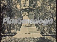 Monumento de Aribau en el Parque de Barcelona