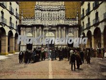 La procesión del Domingo de Ramos entrando en la Iglesia de Montserrat (Barcelona)