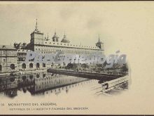 Estanque de la Huerta y Fachada del Mediodía de El monasterio de El Escorial (Madrid)