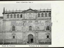 Fachada de la universidad de alcalá de henares (madrid)