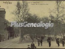 Gente caminando por el Paseo de la Castellana de Madrid