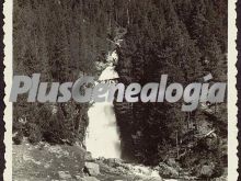 Cascada de remuñe (1700 m) de benasque (huesca)