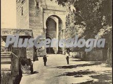 Puerta de justicia, fachada pricipal en la alhambra de granada