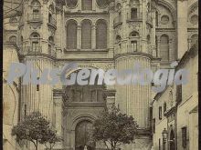 Puerta de las cadenas de la catedral de málaga