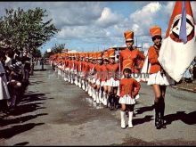 Majorettes y banda de cornetas y tambores en bancarrota (badajoz)