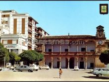 Plaza de ramón y cajal y ayuntamiento en villarrobledo (albacete)