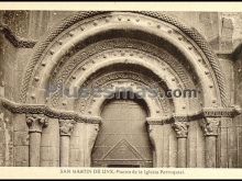 Puerta de la iglesia parroquial en san martín de unx (navarra)