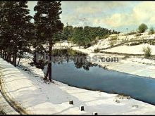 Paisaje invernal sobre el río duero en covaleda (soria)