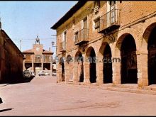 Arcos y ayuntamiento de valderas (león)