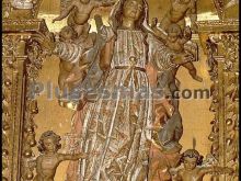 Talla de la asunción del retablo mayor del monasterio de san miguel de las dueñas (león)