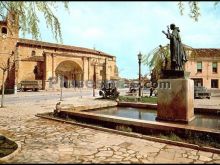 Iglesia de san pedro y monumento a san telmo en frómista (palencia)