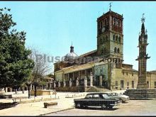 Iglesia de san miguel y rollo en la plaza mayor de villalón de campos (valladolid)