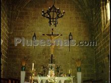 Vista interior iglesia parroquial de san pedro apóstol en navalmoral de la sierra (ávila)