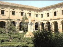 Claustro del monasterio de cañas del siglo xiii (la rioja)