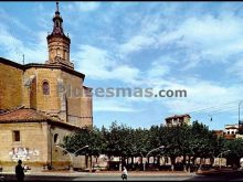 Paseo cerca de iglesia en fuenmayor (la rioja)