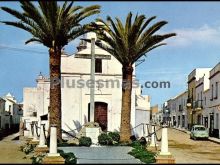 Monumento a los Caídos y ermita de Nuestra Señora de la Aurora en los Palacios y Villafranca (Sevilla)