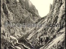 Ver fotos antiguas de carreteras y puertos en LA HERMIDA