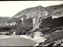 Panorámica del parador, lago y presa de arguis (huesca)