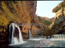 Vista del nacimiento del río pitarque (teruel)