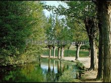 Paisaje río jiloca. camino de los ojos en monreal del campo (teruel)