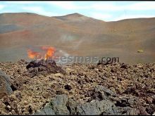 Lanzarote la isla de los volcanes. volcán y mar de lava (islas canarias)