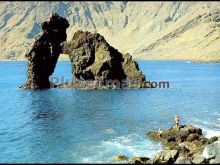 Roque de la bonanza en la isla del hierro (tenerife)