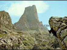 Naranjo de bulnes desde camburero en los picos de europa (asturias)