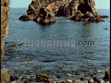 Playa y los picones de castiello en pendueles (asturias)
