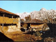 Valle de valdeón en los picos de europa. al fondo torre del friero (asturias)