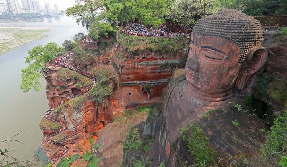 El Buda de Leshan, estatuas famosas