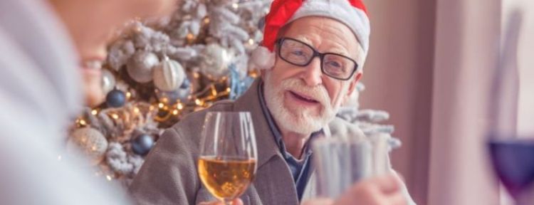 Así sufren las personas mayores con demencia en Navidad y cómo evitarlo