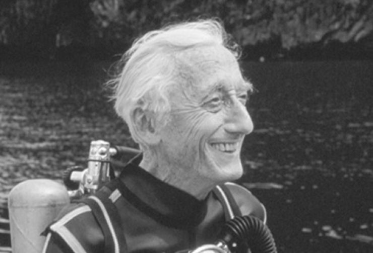 Jacques Cousteau realiza su primera misión a bordo del Calypso