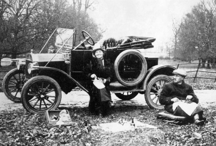 Henry Ford revoluciona la fabricación de automóviles