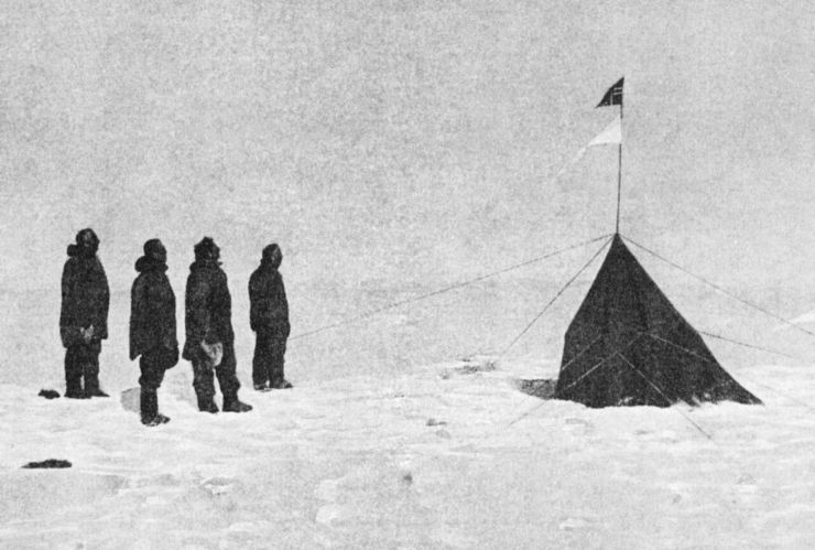 Roald Amundsen conquista el Polo Sur por primera vez