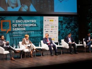 Debate “Demografía y política” en el II Encuentro de Economía Senior
