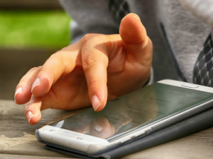 La 'app' que hace más fácil el uso del móvil a los mayores