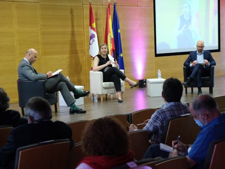 La Junta de Castilla y León analiza con expertos internacionales la implantación de un innovador sistema para evaluar la calidad de los centros residenciales