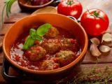 Albóndigas de cerdo con salsa de tomate