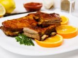 Costillas glaseadas con miel y naranja