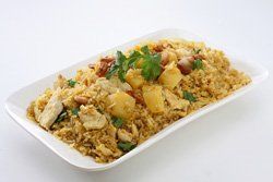 Arroz frito con pollo