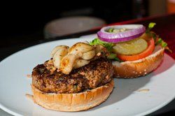 Hamburguesa de ternera con ajo