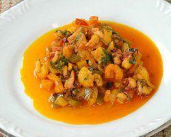 Guiso picante de pescado y langostinos