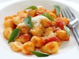 Gnocchi de patata con tomate